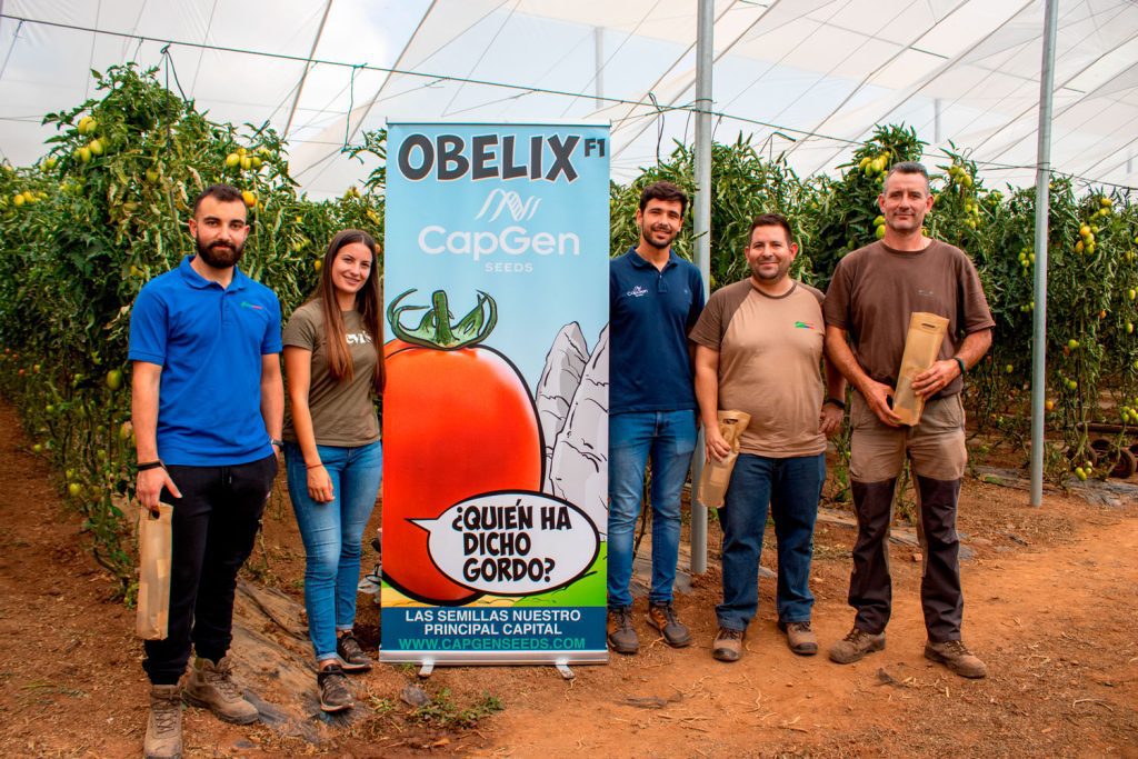 Grande successo per le giornate di apertura dei pomodori ovali Obelix a Zafarraya CapGen Seeds Asistentes-a-la-jornada
